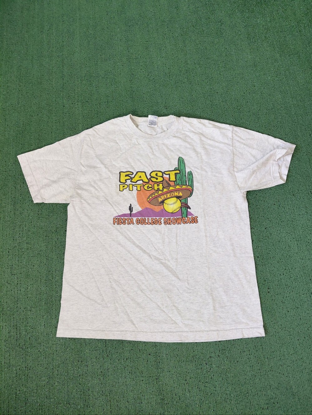 VINTAGE 2005 Fast Pitch Arizona Fiesta College Showcase Sports Y2K Light Gray T